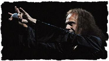  Ronnie James Dio 